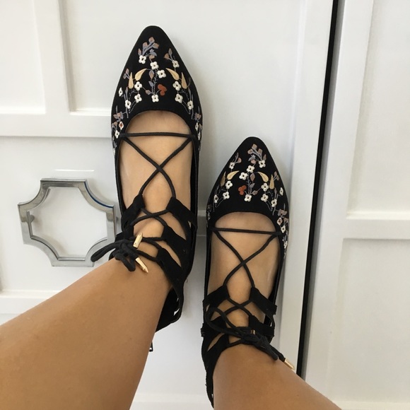 Black floral lace up sandal - Picture 2 of 5